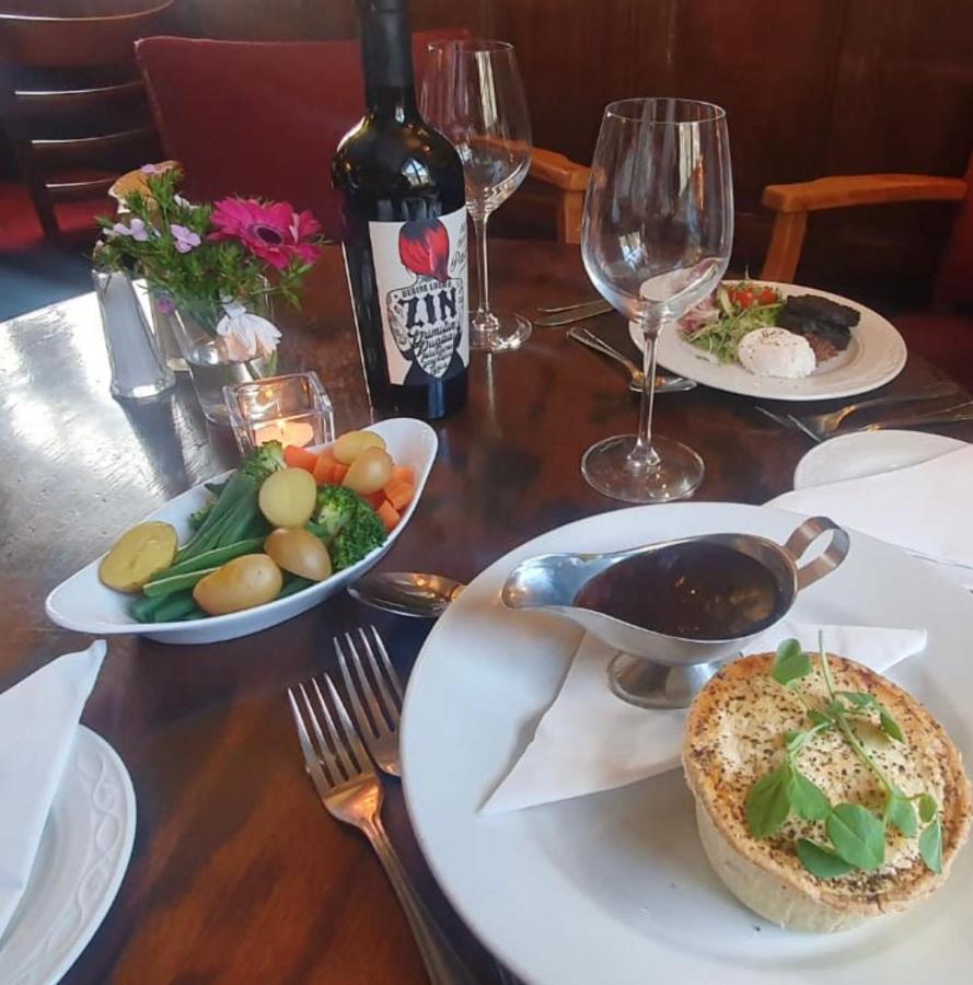 Kings Arms Hotel ساندويتش المظهر الخارجي الصورة